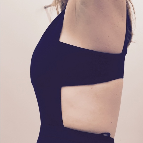 Stunning BCBG Max Aria- backless black one piece jumpsuit. Size 8, worn once - Picture 7 of 7